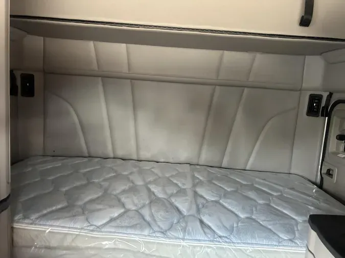 2020 Peterbilt 579