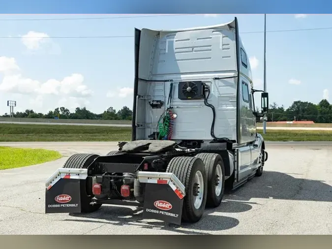 2022 VOLVO VNL64T860