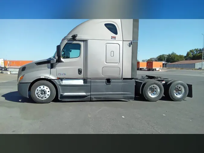 2025 Freightliner Cascadia 126