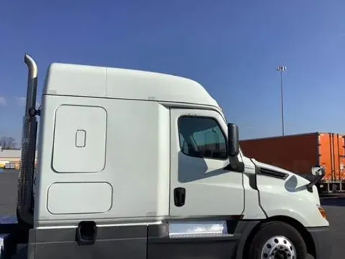 2020 Freightliner Cascadia