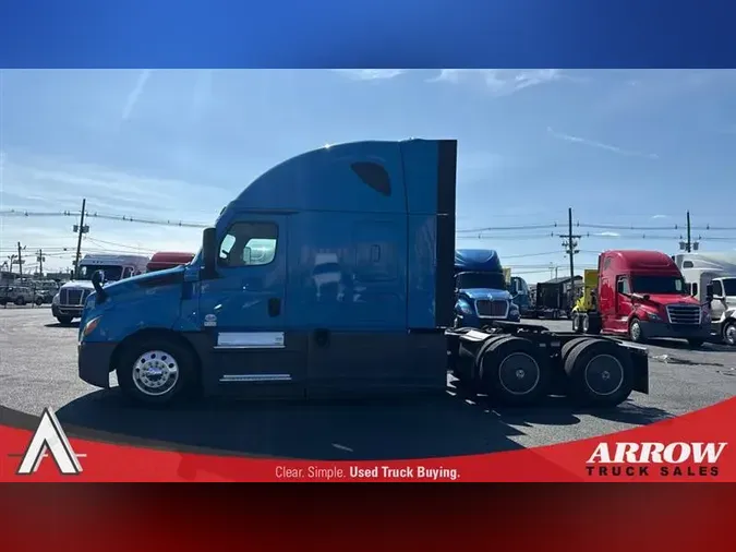 2022 FREIGHTLINER CA126