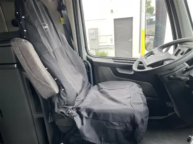 2020 VOLVO VNL760