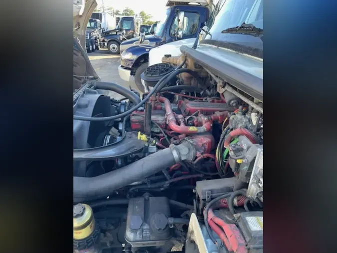 2017 FREIGHTLINER/MERCEDES M2 106