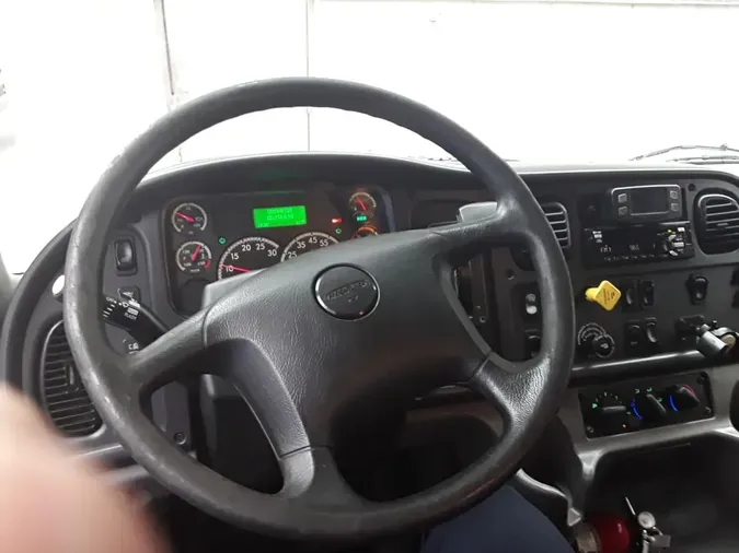 2018 FREIGHTLINER/MERCEDES M2 106