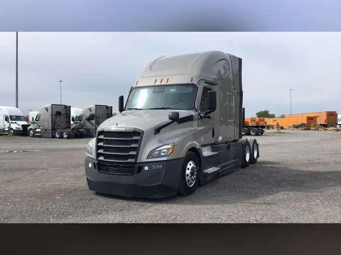 2021 Freightliner Cascadia 126