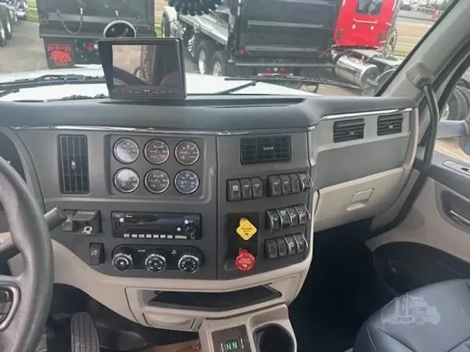 2025 PETERBILT 567