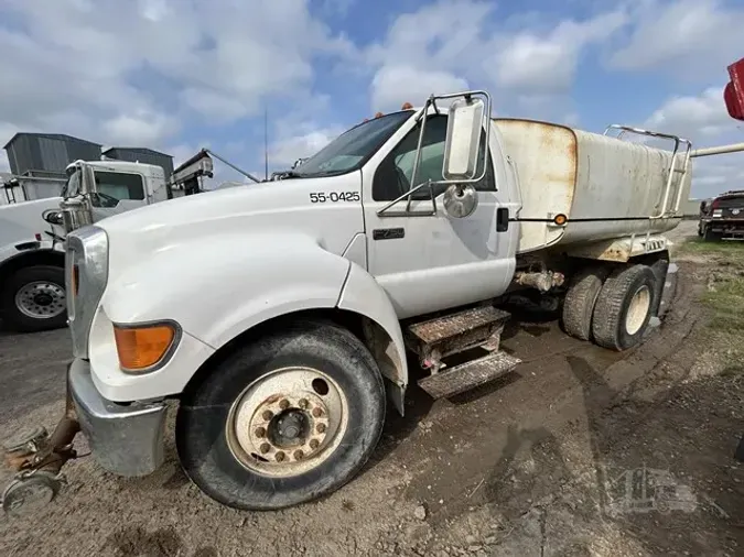 2005 FORD F750 SD