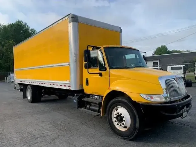 2018 International 4300-4X2
