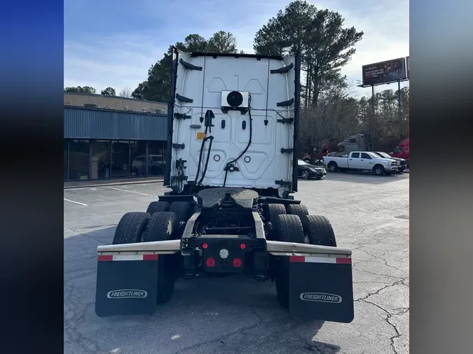 2020 FREIGHTLINER CASCADIA 126