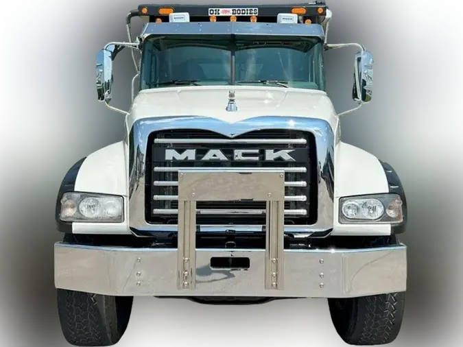 2022 MACK GR64F