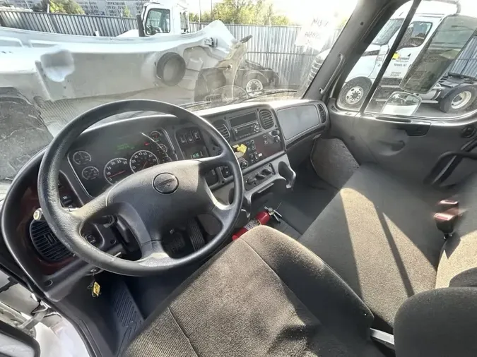 2019 FREIGHTLINER/MERCEDES M2 106