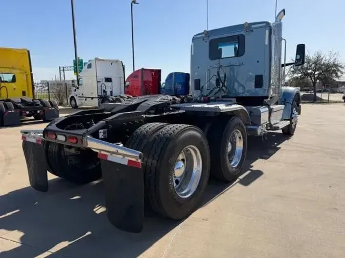 2023 Peterbilt 567