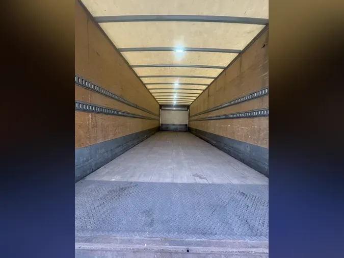 2018 FREIGHTLINER M2 106