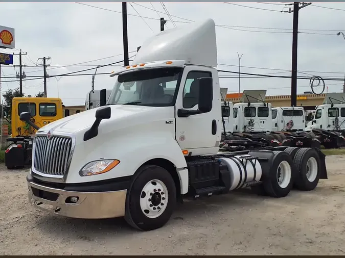 2019 NAVISTAR INTERNATIONAL LT625 DAYCAB T/A