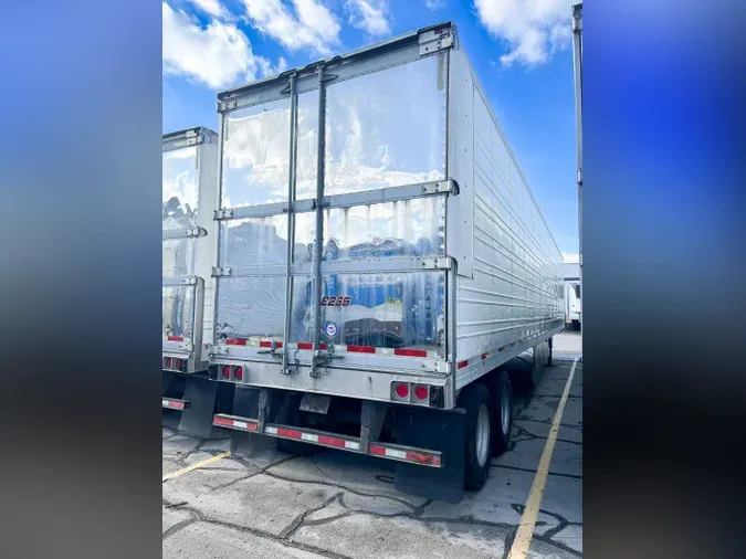 2017 UTILITY VS2RA0fee688de96502070f9f61af059cafa8