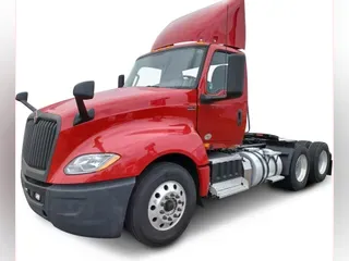 2018 International LT625