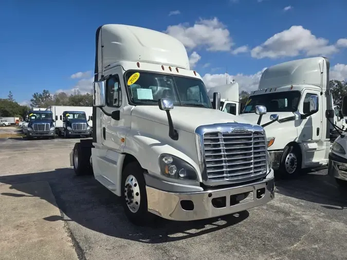 2020 FREIGHTLINER/MERCEDES CASCADIA 1250ff326eb6f98c4f33fb95c24b996b713