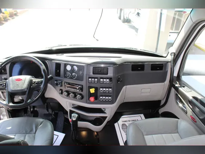2023 Peterbilt 579