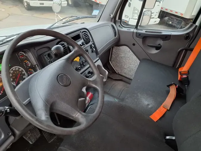 2020 FREIGHTLINER/MERCEDES M2 106