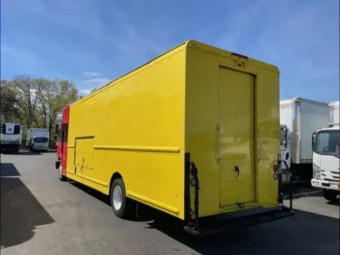 2017 FRTLR CUSTOM CHASSIS CORP MT-55 WALK-IN