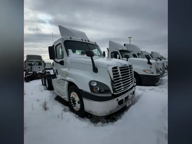 2016 FREIGHTLINER/MERCEDES CASCADIA 125