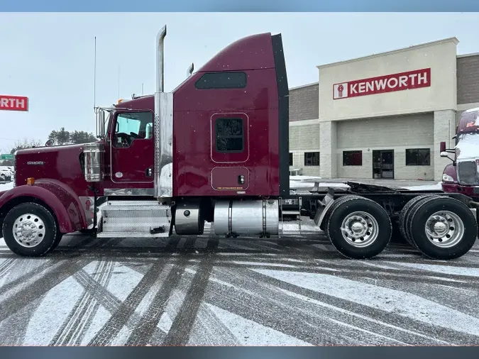 2021 Kenworth W900L