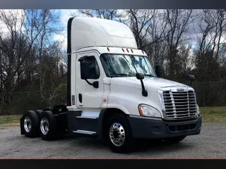 2017 Freightliner Corp. CASCADIA