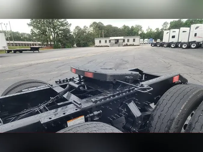 2020 VOLVO VNL760
