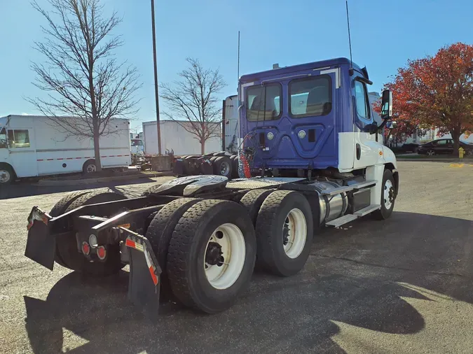 2016 FREIGHTLINER/MERCEDES CASCADIA 125