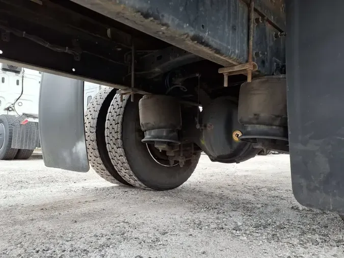 2017 FREIGHTLINER M2 106