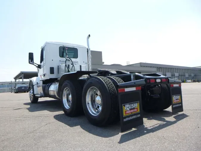 2022 Peterbilt 567