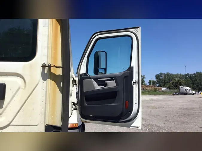 2020 Freightliner Cascadia 126