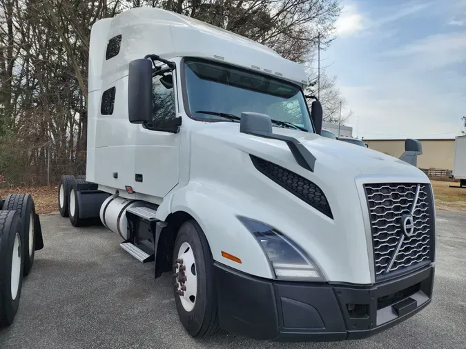 2019 VOLVO VNL64T-760