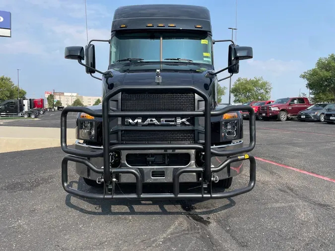 2025 MACK AN64T70