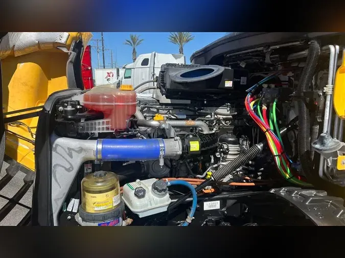 2020 FREIGHTLINER CA126
