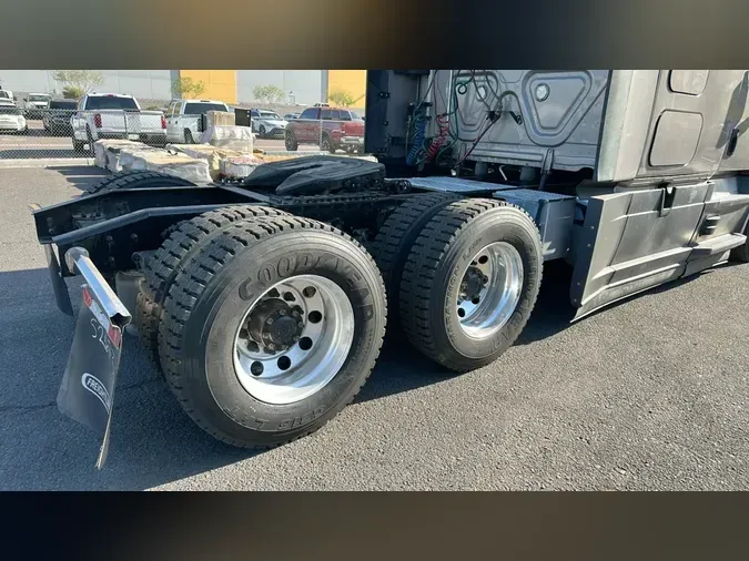 2022 Freightliner Cascadia