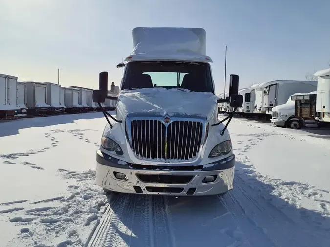 2019 NAVISTAR INTERNATIONAL RH613 DAYCAB S/A