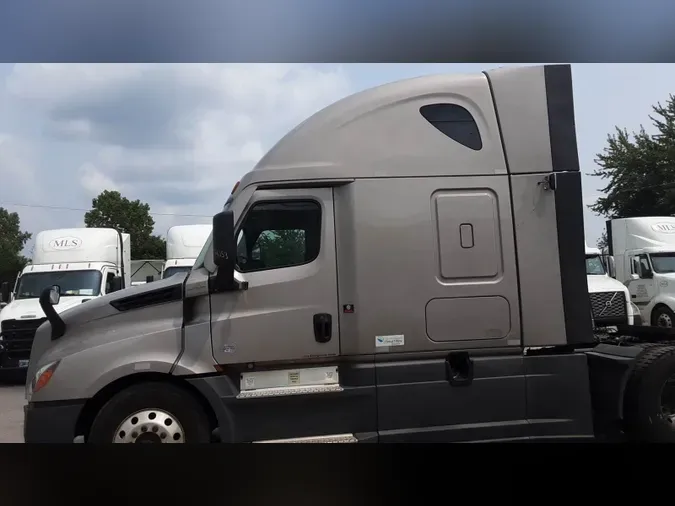 2023 Freightliner Cascadia 126100e9a68ebdbf8af9a0f235db0f2717d