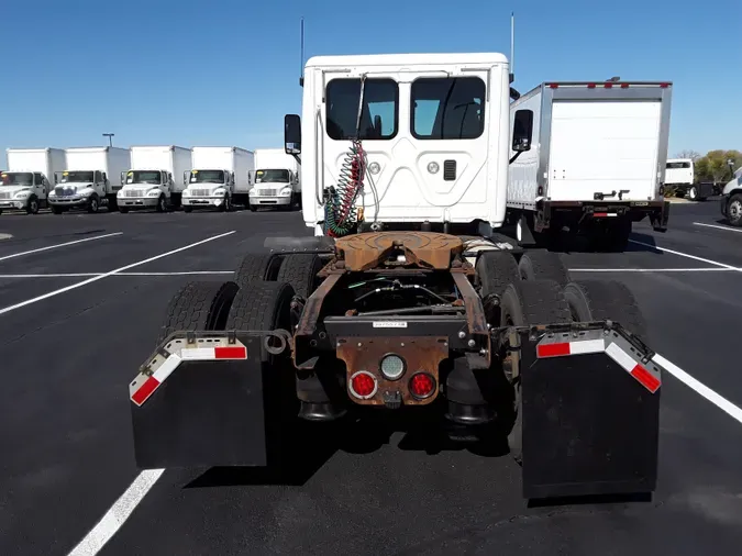 2016 FREIGHTLINER/MERCEDES CASCADIA 125