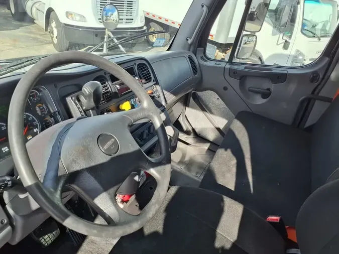 2019 FREIGHTLINER/MERCEDES M2 106