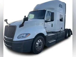 2022 International LT625