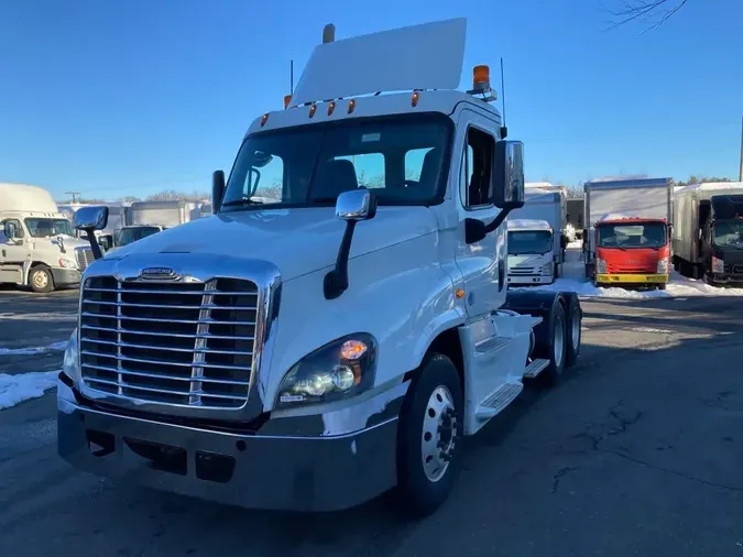 2019 FREIGHTLINER/MERCEDES CASCADIA 125101b840a939934c9650f6cb1189e52d5