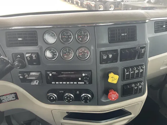 2022 Peterbilt 567