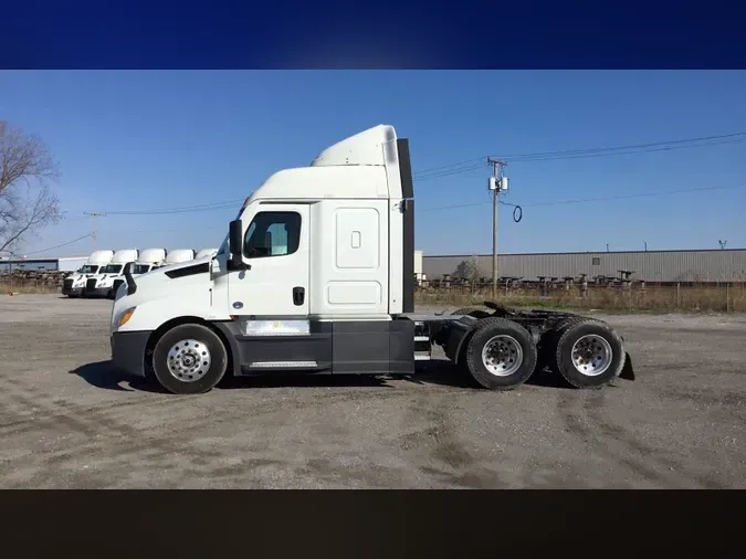 2021 Freightliner Cascadia 126