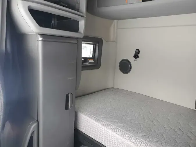 2022 VOLVO VNL64T740101f3d9deadcffec0303c3df3c68f8d9