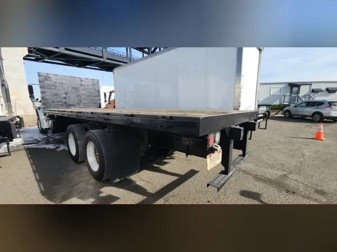 2015 FREIGHTLINER/MERCEDES M2 106
