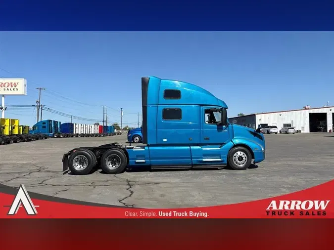 2020 VOLVO VNL860
