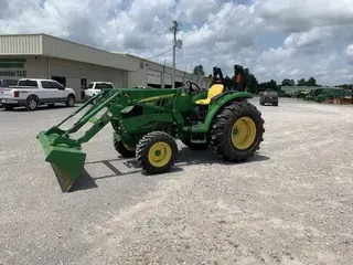 2017 John Deere 4066M