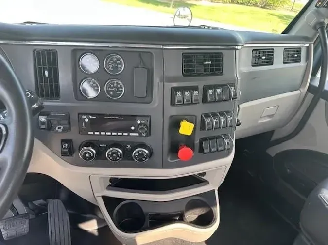 2022 Peterbilt 567