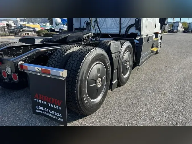 2022 FREIGHTLINER CA126